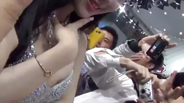 เจี๊ยบดำขนโจร Cassandra วีดีโอ โป๊ ฝรั่ง Nix ขี่ไก่หนาอย่างหนักด้วยความหลงใหล