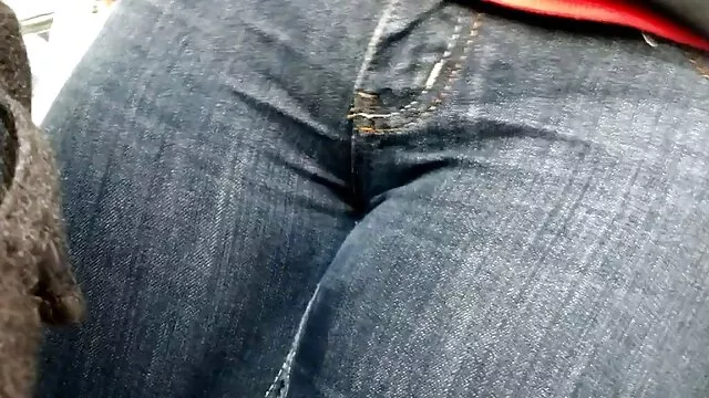 สาว Petite ดู วีดีโอ หนัง โป๊ะ ให้ blowjob ลึกสุดคอที่โดดเด่น