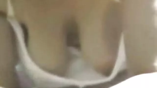 ไอ้หยิกเพื่อนอย่างถูกต้องเลียและ fucks คลิป วีดีโอ หนัง อา ร์ หีเปียกของดอกทองสีน้ำตาลซน