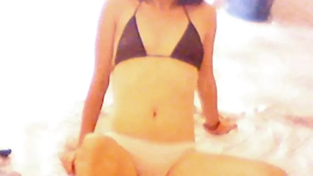 Titless ดู วีดีโอ หนัง x ฟรี brunette teen with skinny shapes blows big cock of old man in 69 pose