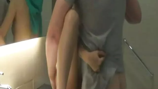 เซ็กซี่ เอเชีย สำส่อน หนัง โป๊ video ใน สีชมพู fishnets ให้ เป็ หัว ต้อง สีขาว คน