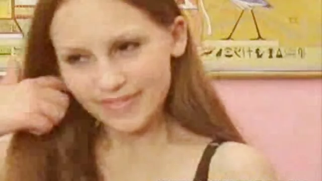 Perverted brunette ในถุงน่องสีดำ masturbates เธอ soaking วีดีโอ โป๊ะ ห้าแต้ม